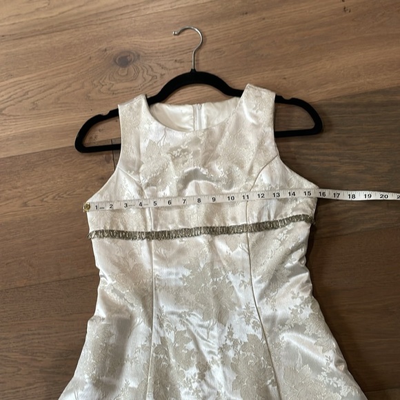 Jessica McClintock Girls Size 14 Beaded Floral
Gown Dress Ivory Gold - Picture 13 of 16